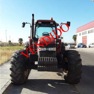 TRACTOR NEW HOLLAND M-135